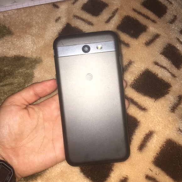 Cellphone - Picture 2 of 4